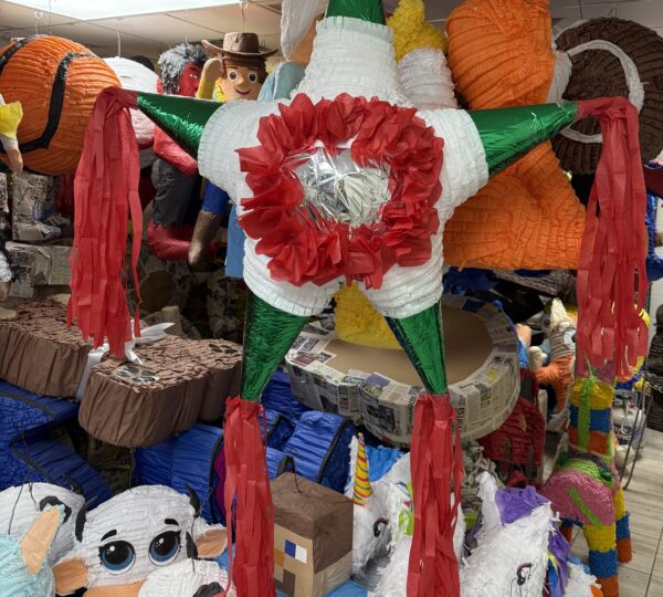 PIñATAS 'N' MORE