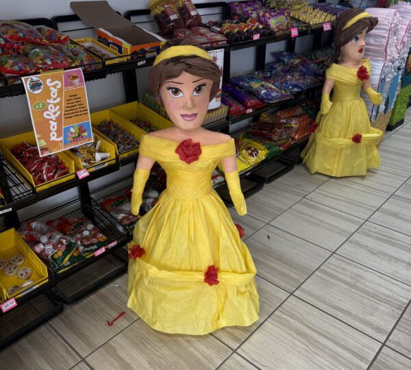PIñATAS 'N' MORE