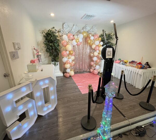 UNIQUE MEMORIES PHOTOBOOTH